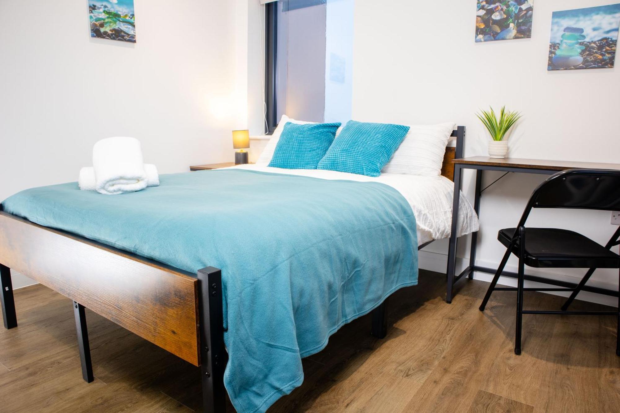 Central 2 Bed 2 Bath Apartment Near Brighton College, Beach, Hospital - Long Stay Offers Exterior foto